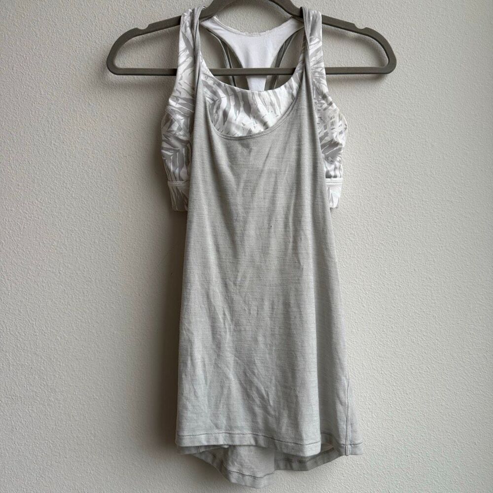 Lululemon Twist and  Toil Tank Top Built In Bra Shirt Womens 4 Small Palm Camo